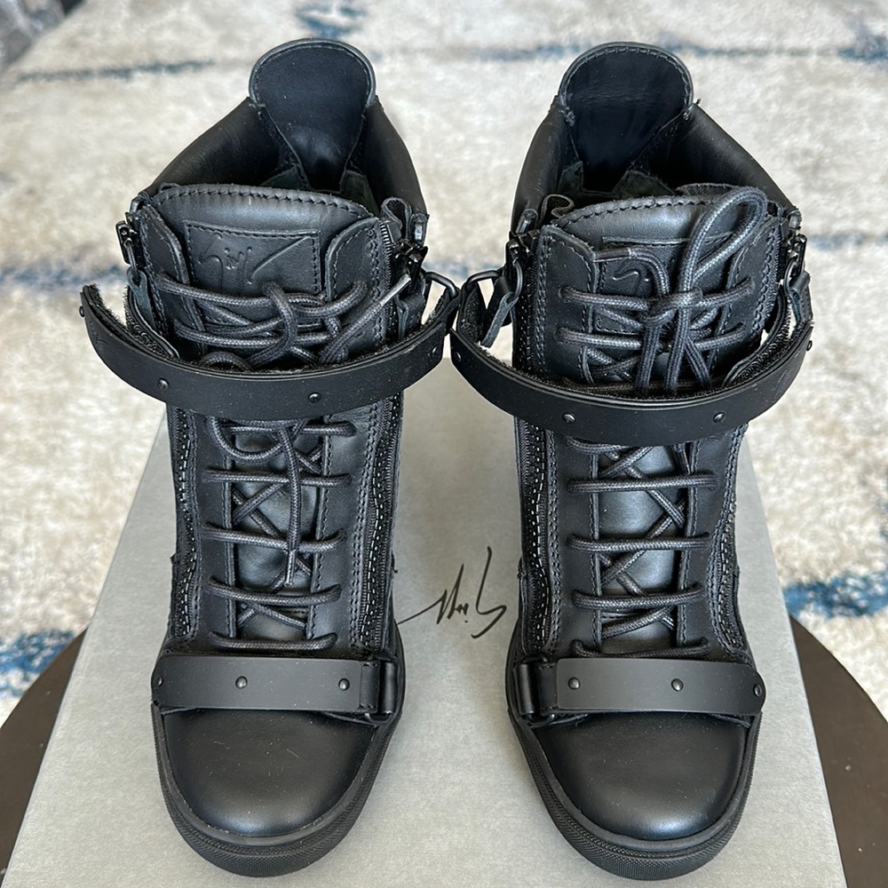 Giuseppe Zanotti Design size 41 wedged sneakers black leather